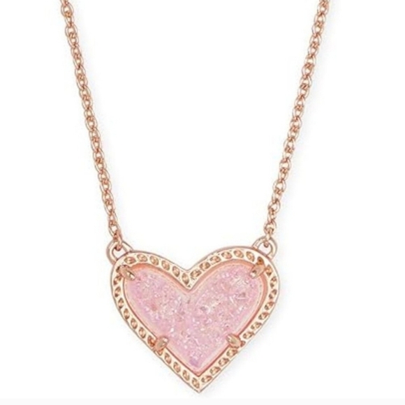 🔹️ Kendra Scott 🔹️Ari pink Heart Adjustable Length Pendant Necklace ✨️💕 - Picture 1 of 3
